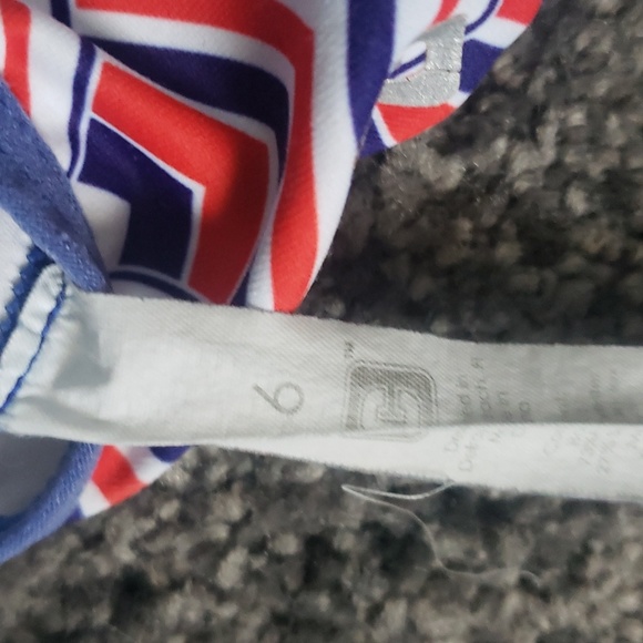 Chestee Women's Lifting Sports Bra - Picture 3 of 6